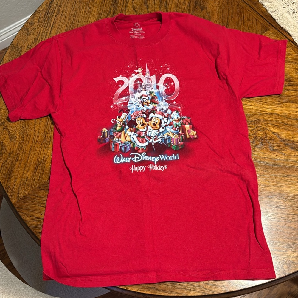 Disneyworld Holiday Red T-Shirt vintage